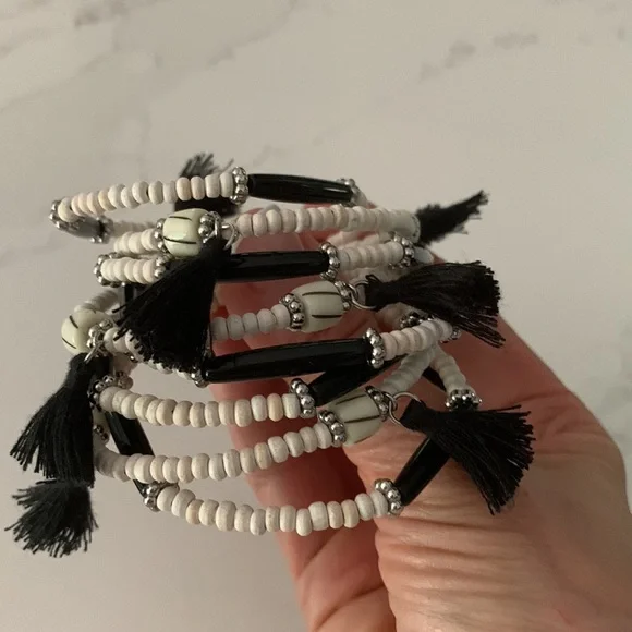Silver tone and tassel bracelet - Picture 3 of 6